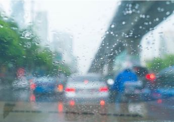 8 Tips Rayakan Natal 2025 di Musim Hujan agar Ibadah Tetap Aman dan Nyaman