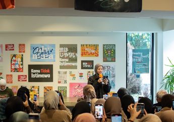 Keren Banget! Natasha Rizky Gelar Eksibisi Perdana di Jepang, Baca Puisi di Pusat Shibuya