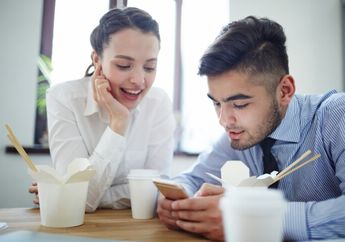 5 Shio Paling Suka Jadi Pendengar Pasif, Gak Paham yang Penting Bisa Jawab