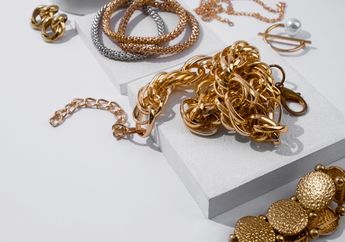 Cara Mudah dan Aman Membersihkan Perhiasan Emas, Kualitas Terjaga!