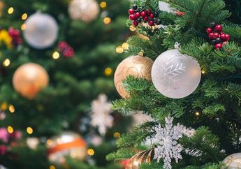 10 Cara Mudah dan Cepat Menghias Pohon Natal 2025 dengan Ornamen Cantik