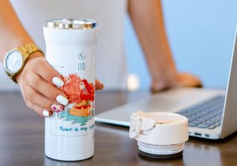 4 Tren Botol Minum Tahun 2025, FOMO Boleh Banget kok!