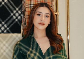 Dipuji Sebagai Wanita Paling Elegan, Aaliyah Massaid Tampil Berkelas dalam Pemotretan Busana Branded