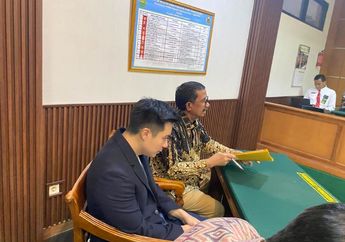 Jalani Sidang Pemeriksaan Saksi, Baim Wong Asik Santap Nasi Goreng