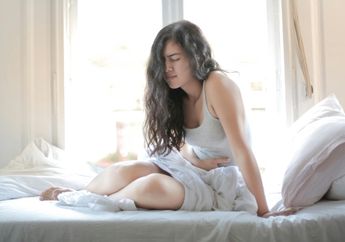 7 Tips Atasi Perut Mulas Pagi Hari, Biar Nggak Kebelet di Jalan!