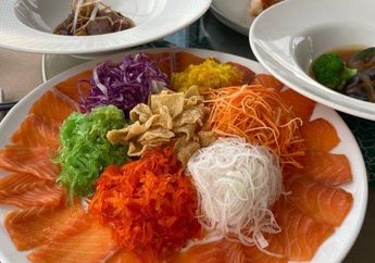 Unik dan Berwarna-warni, Inilah Yu Sheng,&nbsp;Makanan Tradisional yang Wajib Disantap Saat Imlek