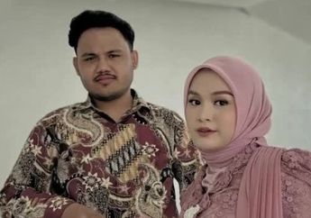 Berbalut Kebaya Pink, Salma Salsabil Resmi Bertunangan dengan Dimansyah Laitupa