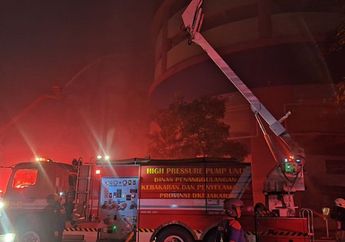 Glodok Plaza Kebakaran, Api dari Diskotek Melahap Gedung, 9 Orang Terjebak