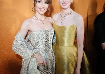 Cinta Laura Foto Bareng Anne Hathaway di Shanghai, Berbalut Gaun Megah Desainer Indonesia