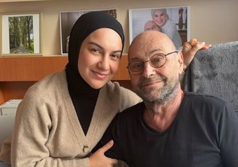 Potret Irish Bella Pulang Kampung Bertemu Sang Ayah, Pamer OOTD Hijab Modis di Belgia