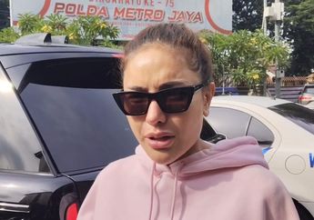 Nikita Mirzani Bongkar Sosok Pria yang Foto Bersama Lolly, Ucap Syukur sang Putri Dekat dengan Orang Ini