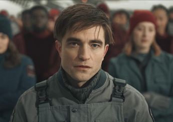 Sinopsis Mickey 17, Film Fiksi Ilmiah Bertabur Komedi Gelap yang Dibintangi Robert Pattinson
