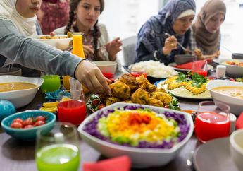 Dosakah Pamer Makanan di Media Sosial Saat Ramadan 2025? Ini Jawabannya Menurut Para Ulama