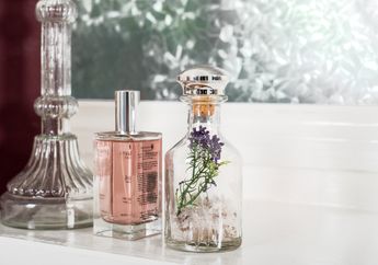 5 Aroma Parfum yang Cocok Digunakan Saat Musim Hujan, Segar dan Makin Cozy!