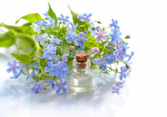 5 Aroma Essential Oil yang Cocok untuk Mandi Air Hangat, Bikin Rileks dan Badanmu Segar Kembali!