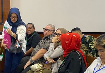 Kedua Istri Razman Nasution Hadiri Persidangan, Siap Berikan Dukungan untuk Sang Suami