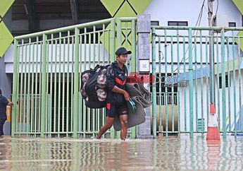 BREAKING NEWS - Stadion Patriot Candrabhaga Kebanjiran, Laga Persija Vs PSIS Resmi Ditunda