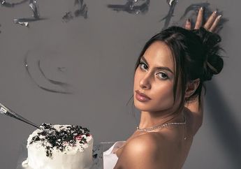 Valerie Thomas Pamer Potret Berbalut Baju Pengantin, Dipuji bak Lady Gaga Indonesia