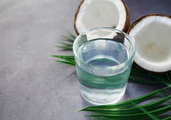Rutin Minum Air Kelapa Saat Perut Kosong, Jangan Kaget Jika Tubuh Rasakan 5 Perubahan Ini