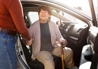 5 Tips Mudik Bareng Orang Tua Lansia, Perhatikan Moda Transportasi dan Waktu Istirahat Agar Tetap Nyaman