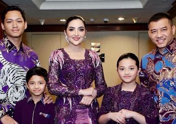 5 Potret Kompak Keluarga Anang dan Ashanty kenakan Kebaya Couple, Bisa Jadi Referensi!