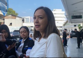 Kenang Sosok Ray Sahetapy, Ira Wibowo Ungkap Dedikasi sang Aktor