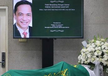 Istri Kedua Ray Sahetapy Kunjungi Rumah Duka, Kehadirannya Curi Perhatian