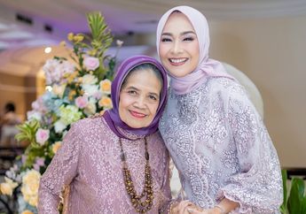 INNALILLAHI, Alya Rohali Berduka, Ibunda Tercinta Meninggal Dunia