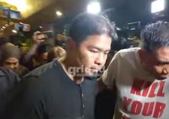 Diam Seribu Bahasa, Bams Eks Samsons dan Desiree Tarigan Datangi Rumah Duka Hotma Sitompul