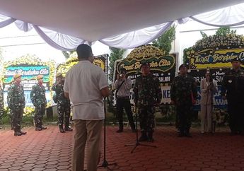 Detik-detik Upacara Militer untuk Jenazah Hotma Sitompul Sebelum Diberangkatkan ke Makam
