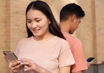 Hukum Selingkuh Lewat Handphone dalam Islam, Apakah Termasuk Perbuatan Zina?