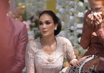 Tangis Luna Maya Saat Minta Maaf dan Cium Kaki Sang Ibu Jelang Prosesi Siraman