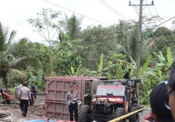 Kronologi Kecelakaan Maut di Purworejo, Truk Tronton Hantam Angkot Rombongan Takziah sampai Ringsek