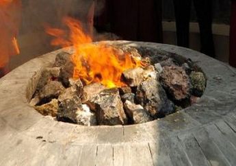 Sejarah Api Abadi Mrapen, Tetap Menyala Meski Diterpa Hujan, Masuk dalam Prosesi Perayaan Hari Raya Waisak