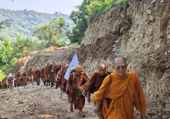 Mengenal Tradisi Thudong, Ketika Para Bhante Berjalan Kaki Ribuan Kilometer untuk Mendalami Makna Waisak