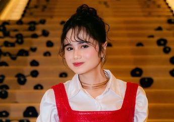 Penampilan Serba Gucci Tissa Biani di Gala Premiere Film Mungkin Kita Perlu Waktu