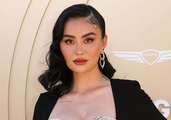 Penampilan Agnez Mo Hadiri Event di Amerika, Kenakan Gaun dari Desainer Rusia