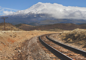 9 Arti Mimpi Lintasan Kereta Api, Bisa Jadi Pertanda Baik dan Buruk