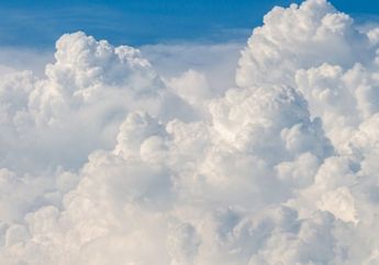 Bagaimana Mikroplastik Bisa Masuk ke Awan dan Memengaruhi Cuaca?