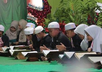 5 Arti Mimpi Membaca Al-Qur&rsquo;an, Pertanda Kebaikan hingga Peringatan Bertobat