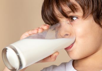 5 Arti Mimpi Minum Susu, Gambaran Kesejahteraan Hingga Potensi Pengkhianatan