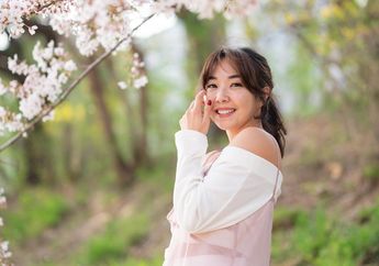 Makin Rajin Bermain Padel, Gisella Anastasia Bagikan Tips Mengambil Bola Pakai Raket