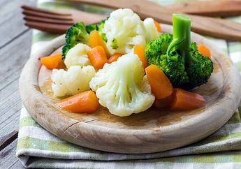 5 Bahan Makanan Ini Ternyata Tak Boleh Dimakan Mentah, Harus Dimasak Matang!