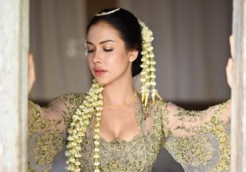 Busana Pengantin Unik, Inspirasi Kebaya Akad Nikah Berwarna Hijau dari Estelle Linden