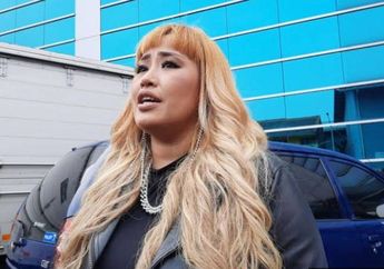 Donat Pinkan Mambo Dihujat, Malah Ngaku Sedia Jalur Fast Track Rp2 Juta per Boks