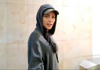 Erika Carlina Lapor Polisi, Malam-malam Datangi Polda Metro Jaya