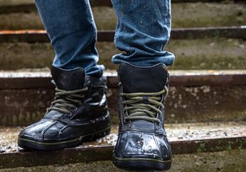 4 Tips Mengeringkan Sepatu dalam Semalam, Tak Akan Merusak Sepatu!