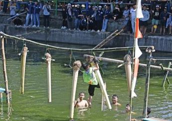 Lomba Agustusan Unik Digelar di Gunung Sari Surabaya, Ninja Warior Versi Lokal Jadi Tontonan Warga