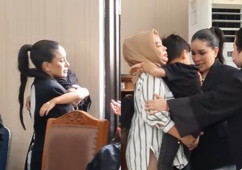 Momen Haru Nikita Mirzani Bertemu Anak di Ruang Sidang, Beri Pesan Menyentuh Ini untuk Arkana