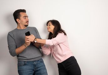 5 Arti Mimpi Diselingkuhi Suami Bikin Hati Nyesek, Benarkah Ada Pertanda Lain di Baliknya?